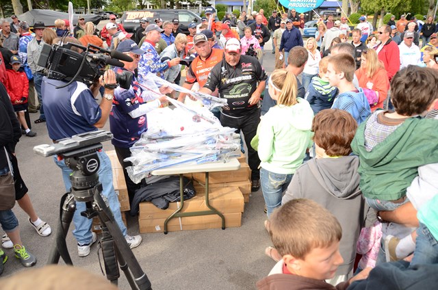 38B62769-8E88-4598-9F91-CB6CA9D9C4FE