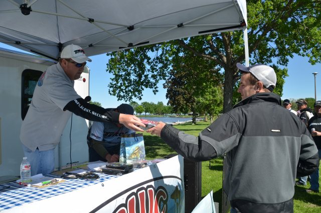 3A87E7E6-679D-43D3-8807-17C5C6FA8DCD