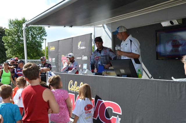 3B143876-F808-41AD-89DE-A7DEB95315C0