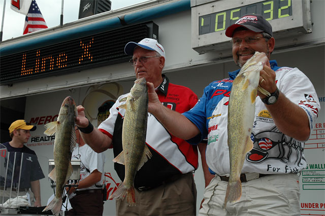 3B15DE70-0BE8-4B48-B8C1-33BDE429D716