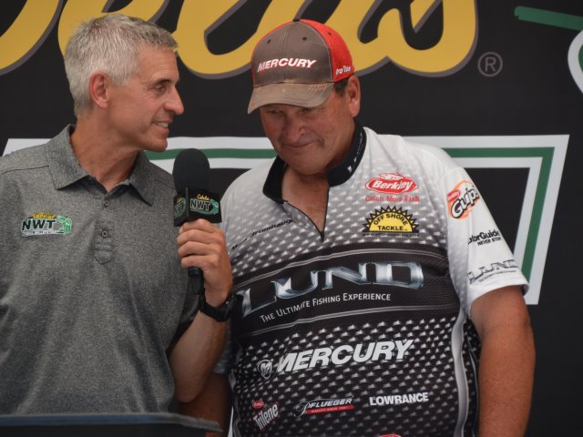 3B697349-2C19-41EF-9725-20109F69981C