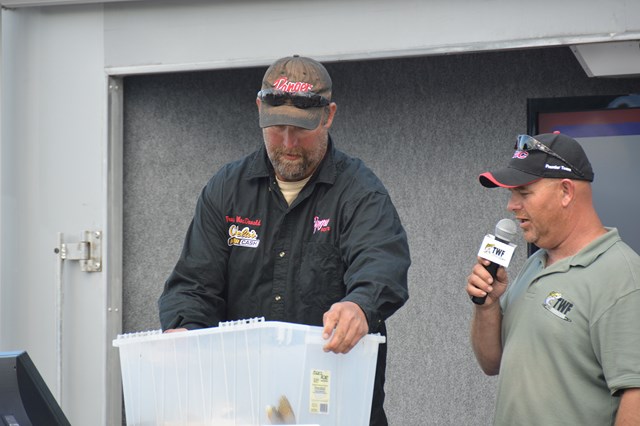 3B711942-DD3F-408F-9529-989D8D019FF9