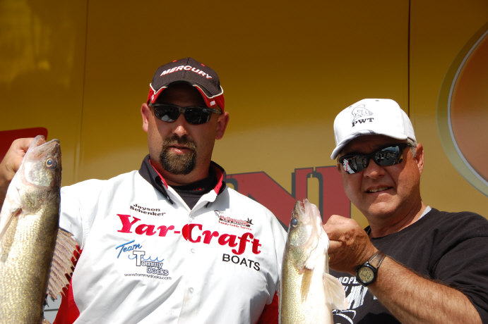 3C0B699B-205A-443E-BE44-B152F9CDA5FE