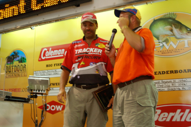 3C185FB2-B6EB-4CBF-A853-E3DBB6CE3888