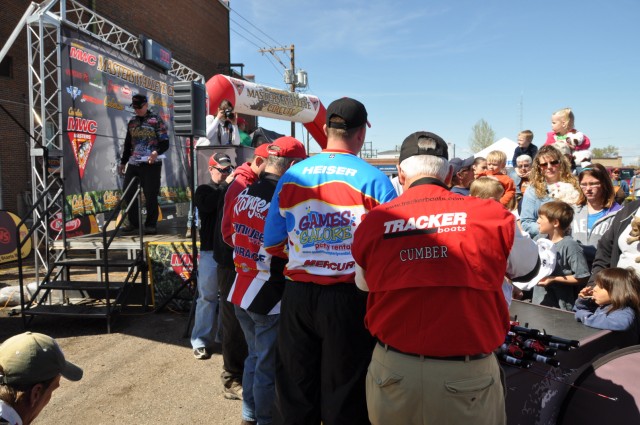 3CDA0C1A-02DF-41AD-9C31-C006EC0D9FE4