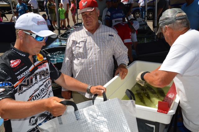 3CE64AEB-60E3-4E70-BC23-1936639CD0F3