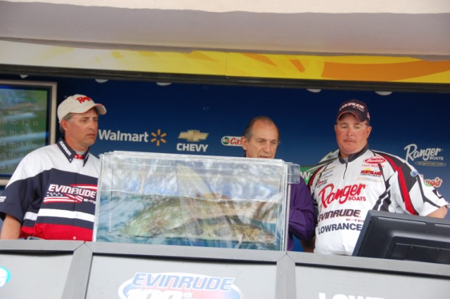 3D38765E-3DBF-4875-A555-E2F2337E248B