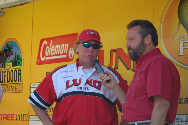 3DF33B76-7754-44C0-87C2-42F6168E5400