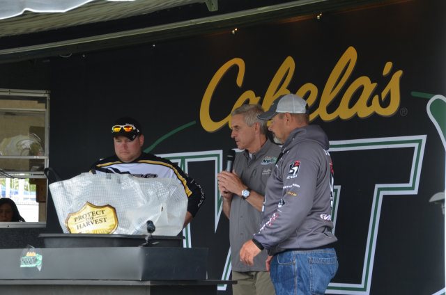 3E00CC37-CDC6-4C1D-A8D6-FAA3F8E48095