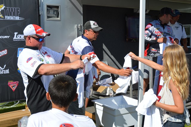 3E1BB4EB-36E1-4C28-9AA4-C4F6505F68AF