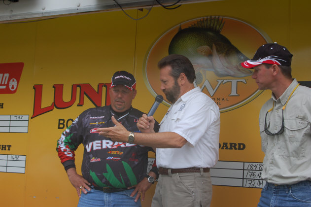 3E832B71-E399-4BCF-8E6B-19A983A20345