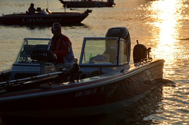 3E99DEE7-2B04-4C2A-B76C-6DD45B76D923