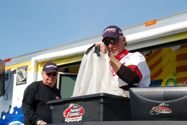 3EDA01FD-F244-4D12-9B81-1E951AA35334