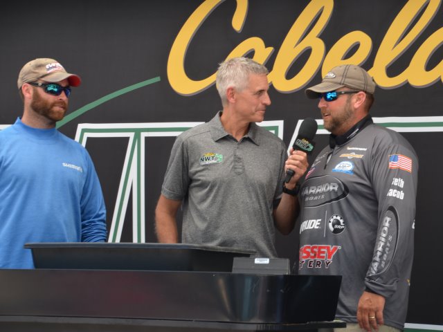 3F37F7A2-496A-4AB0-B144-6D56A5553B76