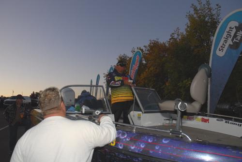 3F8EE7BB-570B-4760-BF5D-7C5D3493D4FA