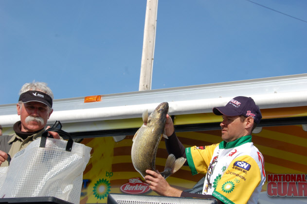 3F96E5A6-523E-4C1F-B0AB-E457A2296C56