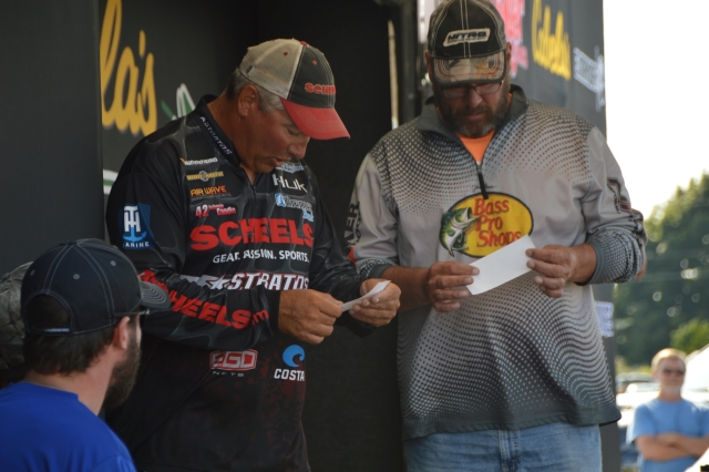 3FDDDDFF-1F46-4CCA-9B65-B09200498FE0