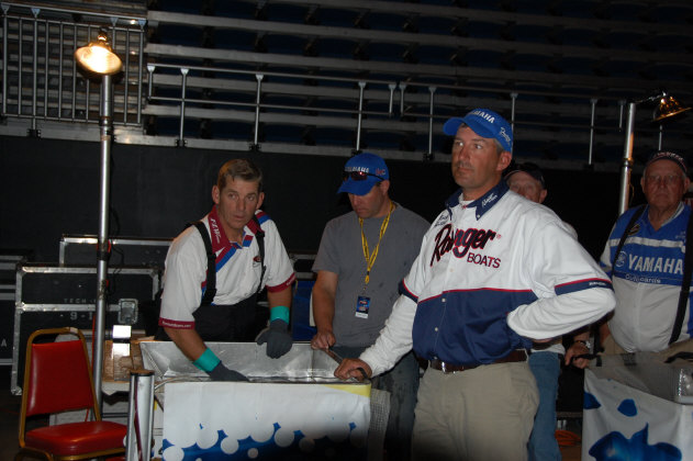 9F612CEB-E70E-4740-90D3-629182EAA0EE