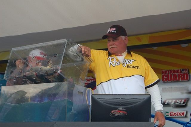 4000B350-55F8-4328-BBF3-5EA1F773E8D3