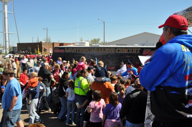 40434AE4-47DD-47CC-818C-F2F9406F15F0