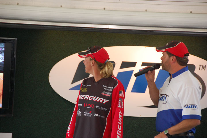 40528F17-EAEB-40E4-AF63-EF959C04841C