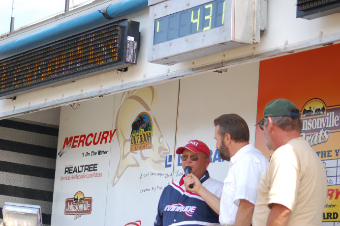 40966AD3-0C55-4F82-93AB-DDA6A76801BC