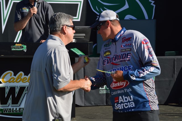 41220282-BAA2-4CAB-91BC-13E88706021E