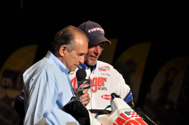 4180E953-CF10-41B5-B459-34DC3D3375AF