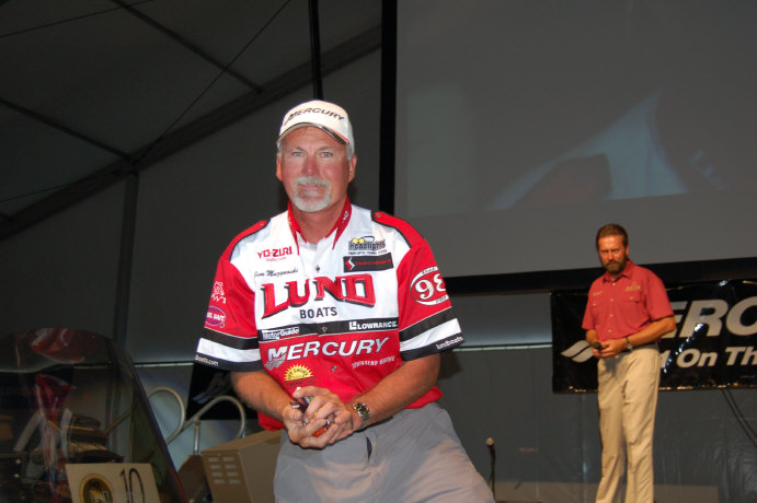 41911947-E5B0-412E-AB0F-02587F04F815