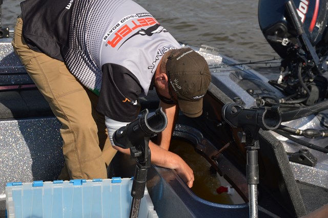 41CF845F-8A0B-44EF-8AE8-2E5B82E24312