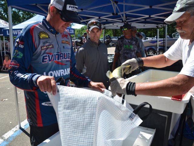 41F9E7BA-E37E-4B57-95B1-B927AE5EA137