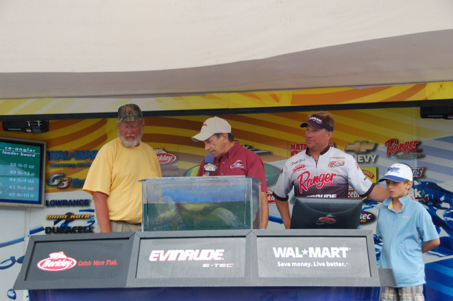 438695D6-2C06-45CF-9552-3C80ADD8AA86