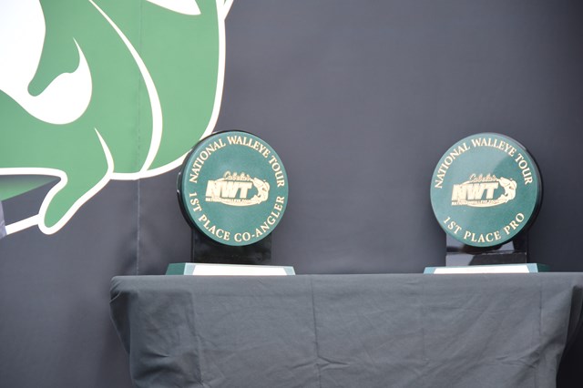 43E8BF88-3EEA-437F-BAE3-9D9344C7D127