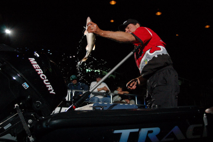 443CB37F-AB54-44DD-92C0-1E094F7BFB2F