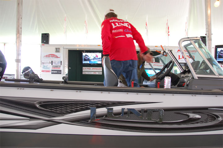 4450AB31-2C98-4C68-A8F5-F55EDE38CB1B