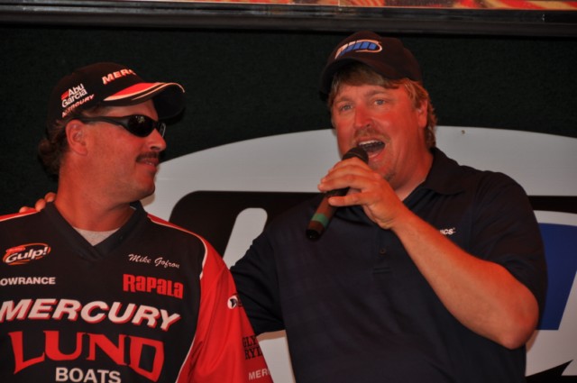 44805C3B-1FEC-4037-B048-85C2992C8727