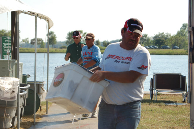 44A599EC-1AA5-4ACE-B8E0-D9504E093B50