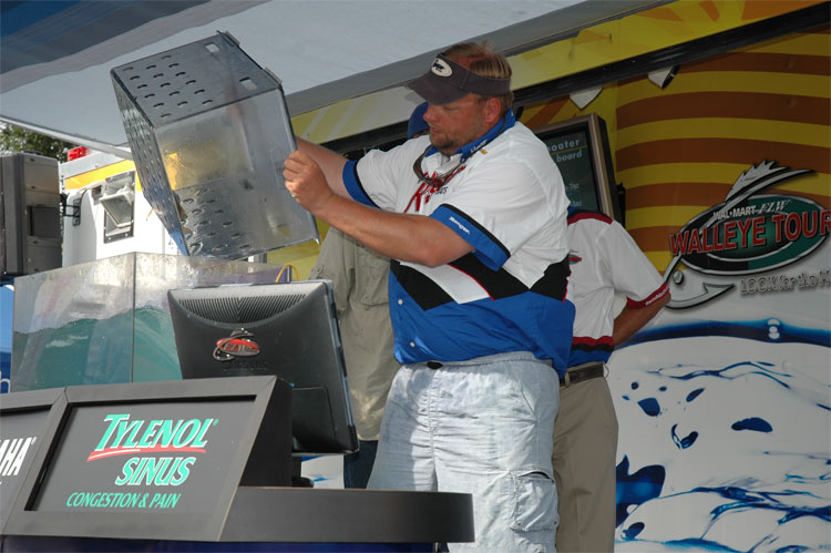 451713C9-638A-4860-8569-D81D9195E649