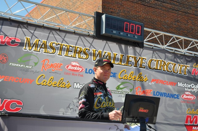 46F0E39D-63A7-41AD-B60C-E3D07A1EBAB1