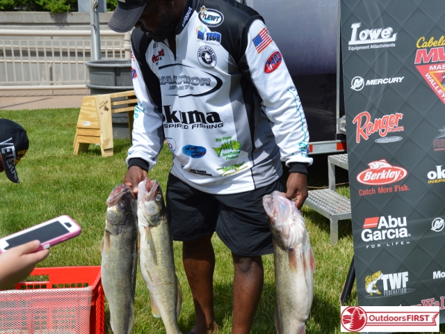 48B756FC-1D45-408E-B034-10604036FF14