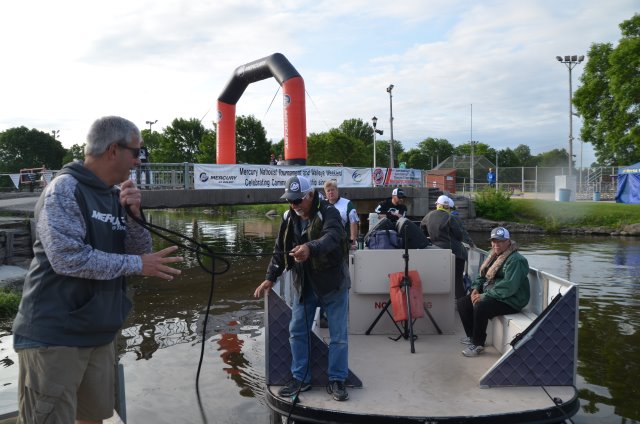 4921B986-F498-426F-9435-F9F7CD65DA74