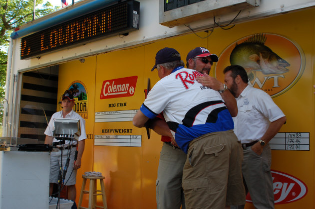 49DD2A7C-E785-4578-AEAA-309875BAF96B