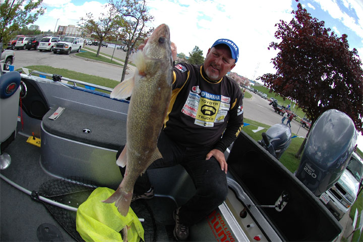 0C2CB30E-F72B-4C77-B674-F7AC048D17DD