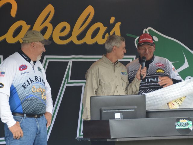 4A489EC2-39F4-402E-A254-E38D2D71AC2B