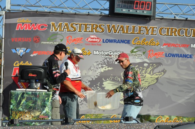 4A8937D4-8B8A-480A-9B98-513E134FC0F6