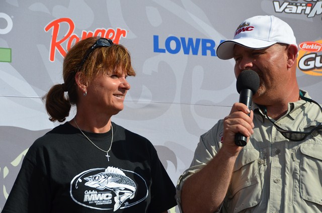 4AEDF6F6-42C2-4E42-B909-DECFBDAE3A16