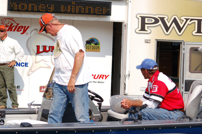 4B5E05C5-BD51-4A3D-A1BC-14E06A2727DF