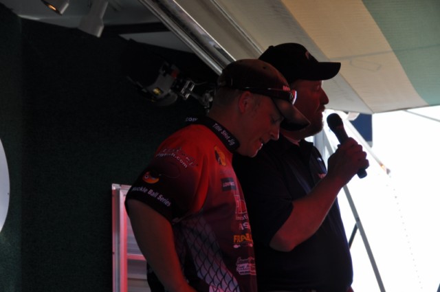 4B8CB0DC-F9C9-4BE8-B4BD-6F45E45D187B