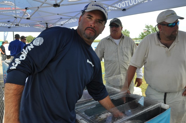 4D099D1B-1D82-468F-8DB3-9BAFAF7CCC8E