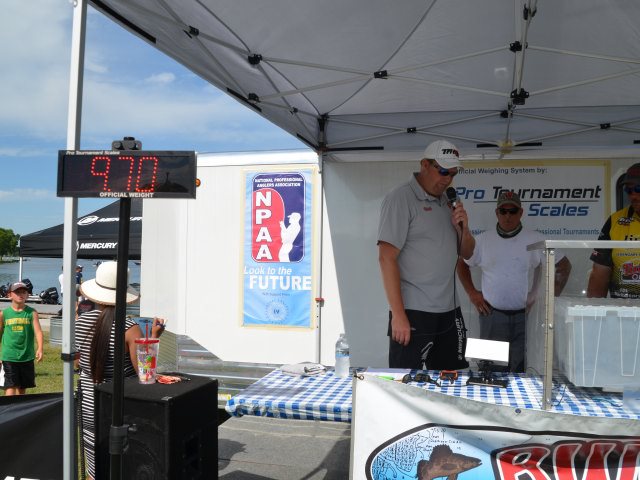 4D1E9B64-2331-4C9E-8E0A-DB5F1E3B303F